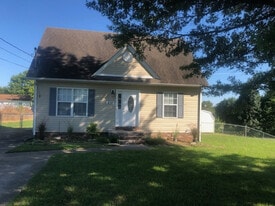 Building Photo - 210 Golden Pond Ave