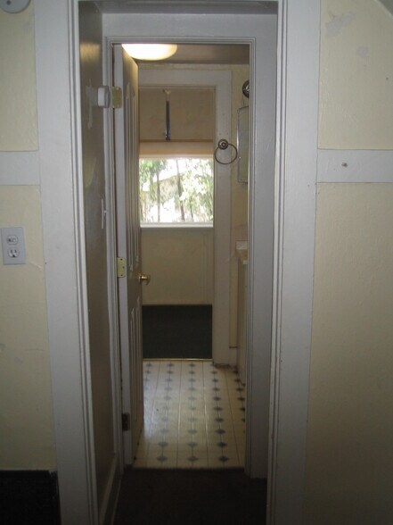 Shot from bedroom, thru bath to closet - 720 Institute N St