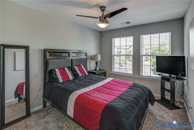 Building Photo - 441 Creekwillow Dr