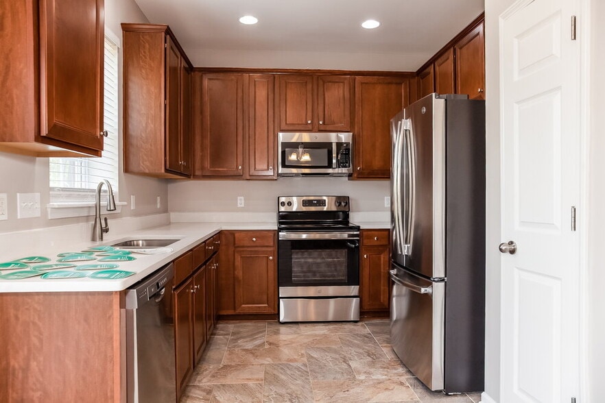 Building Photo - 912 Old Forester Ln