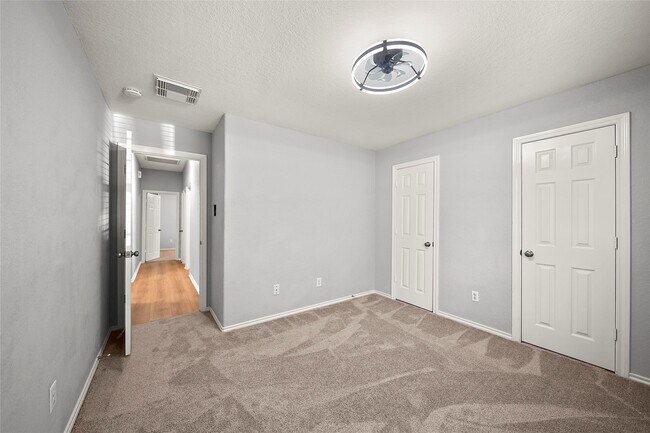 Building Photo - 62 Rookwood Ct