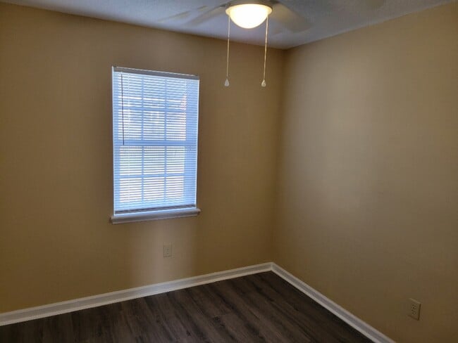 Building Photo - 3521 Spring Glen Ln