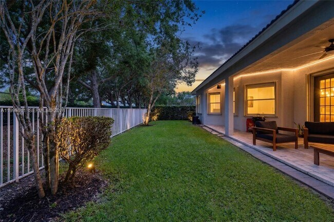 Building Photo - 3870 E Hibiscus St