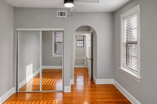 Building Photo - 6220 Northwood Ave