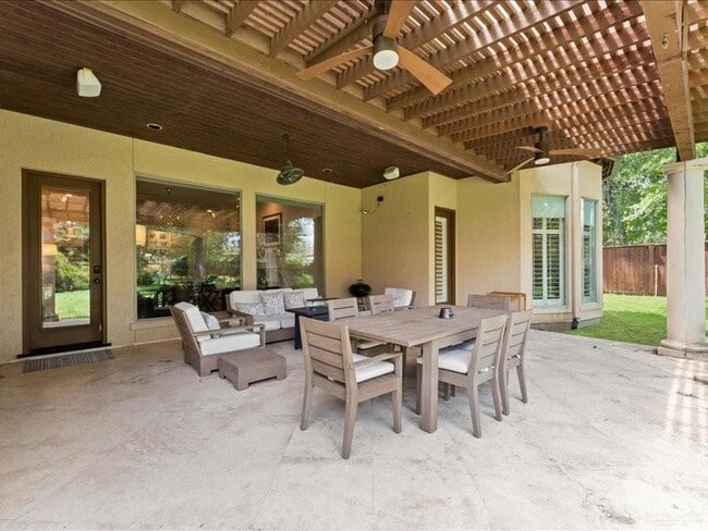 Building Photo - 7 Ivy Castle Ct