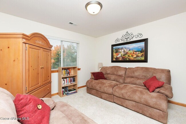 Building Photo - Spacious 5-Bedroom Coeur d'Alene Place Home with Theater Room