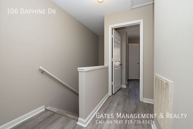 Building Photo - 106 Daphine Dr