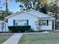 Building Photo - 906 W Candlewood Ave