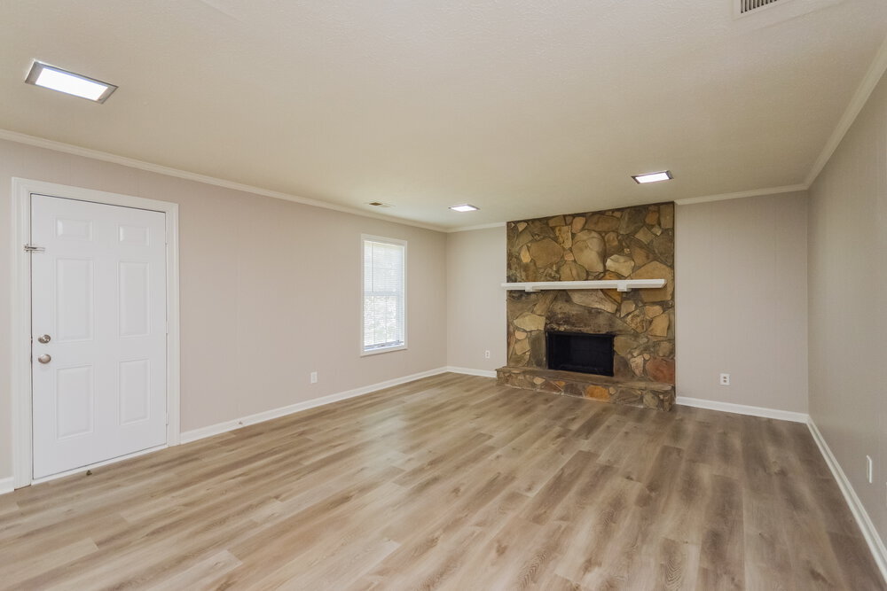 Building Photo - 1731 Underwood Dr SE