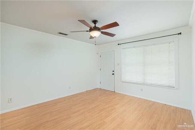 Building Photo - 517 Upas Ave