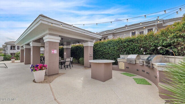 Building Photo - 15221 N Clubgate Dr