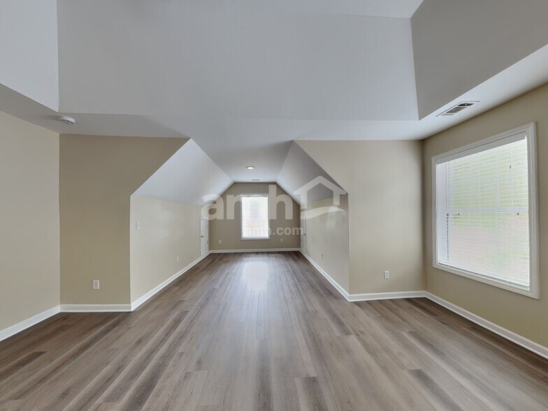 Building Photo - 1387 Belfaire Lake Trl