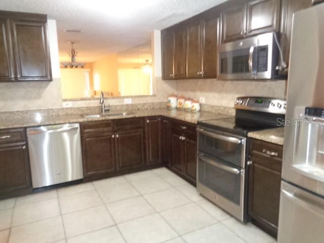 Building Photo - 9105 Tudor Dr