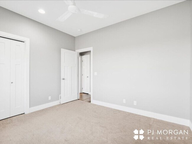 Building Photo - Tucked Away Yet Close to It All-Beautiful Elkhorn Rental has it all!