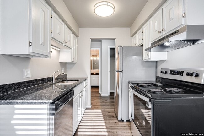 Primary Photo - The Lucille