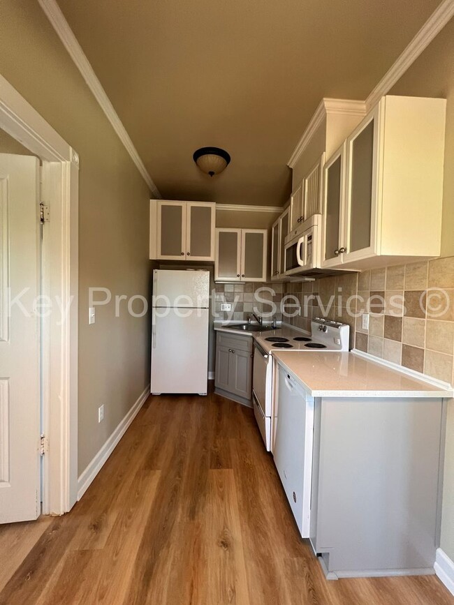 Building Photo - Charming One-Bedroom in Downtown Woodland