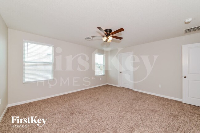 Building Photo - 5227 San Palermo Dr