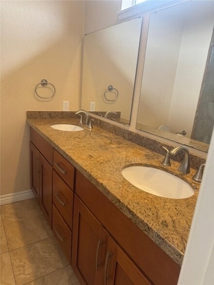 Building Photo - 30902 Club House Dr