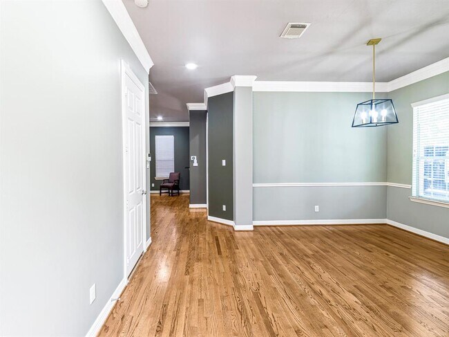 Building Photo - 3006 E Park at Fairdale