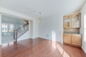 Building Photo - 212 N Commerce St