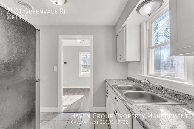 Building Photo - 2521 Greenvale Rd