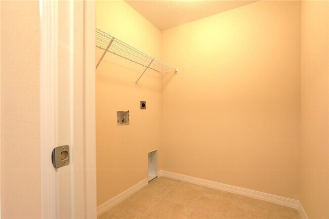 Building Photo - 8415 99th Ct