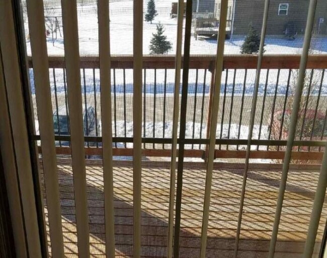 Building Photo - $1,325 | 2 Bedroom, 2 Bathroom Condo | Pet...