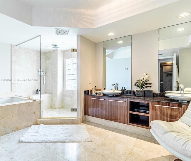 Building Photo - 2711 S Ocean Dr