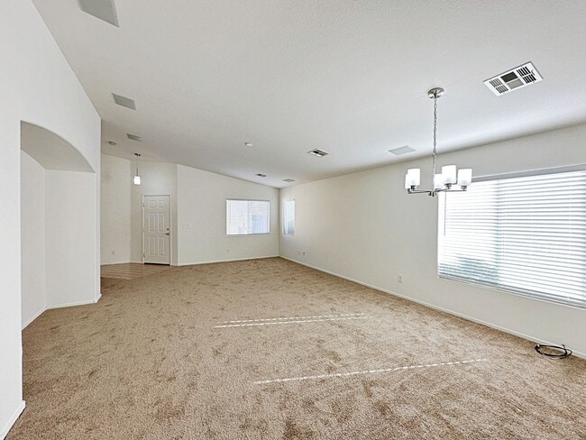 Building Photo - SINGLE STORY HOME WITH CASITA IN GATED COMMUNITY