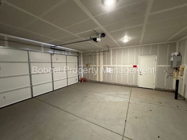 Building Photo - 1484 W Sunset Way