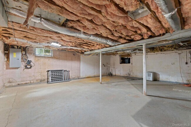 Building Photo - 19 Rockledge Rd