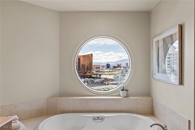 Building Photo - 2777 Paradise Rd