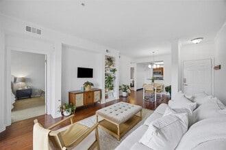 Building Photo - 6000 Shepherd Mountain Cove