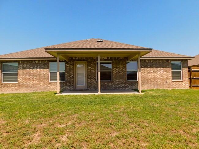 Building Photo - Available NOW!!!! This charming 1 story, 4...