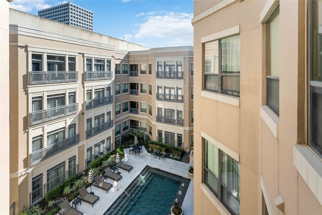 Building Photo - 1901 Post Oak Blvd