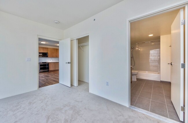 Building Photo - 2 Bed, 2 Bath Corner Unit at The Central A...