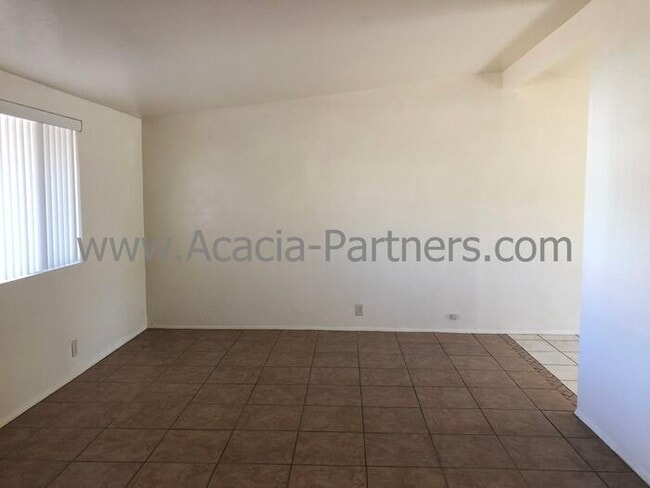 Building Photo - Spacious Eastside Property w/ Fenced Yard