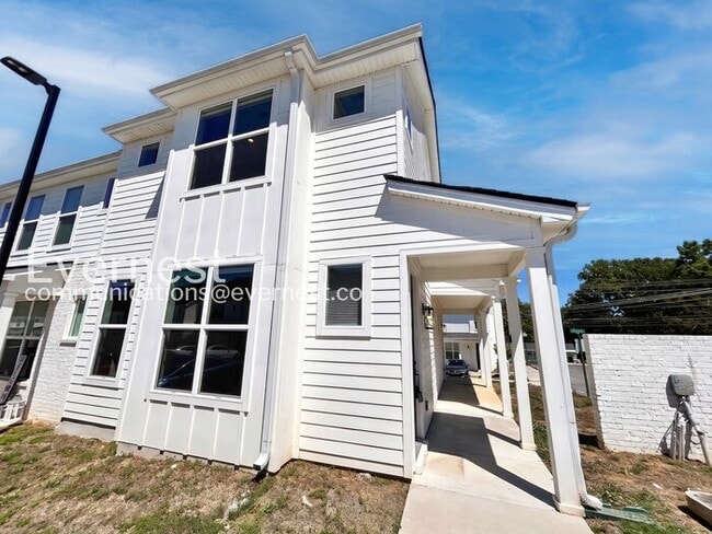 Building Photo - 200 Jeffries Wy