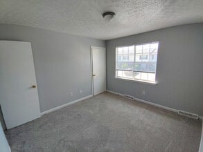 Building Photo - 16 Duiguid Dr