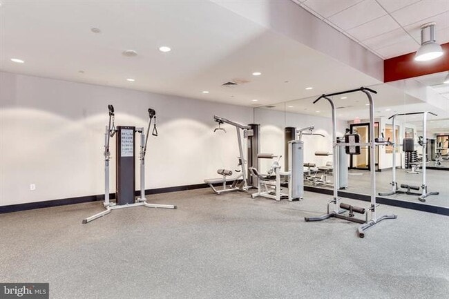 Building Photo - 155 Potomac Passage