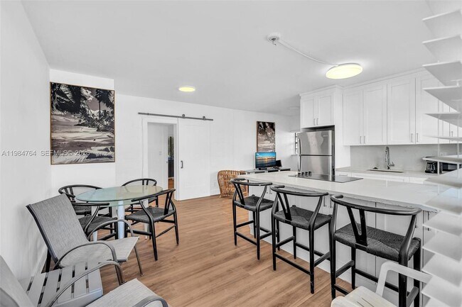 Building Photo - 4144 El Mar Dr