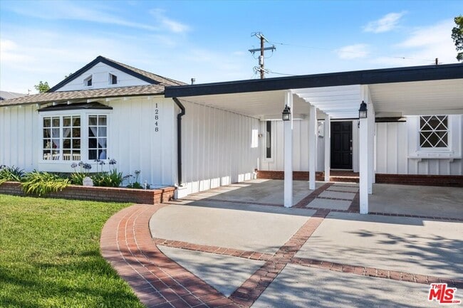 Building Photo - 12848 Tiara St