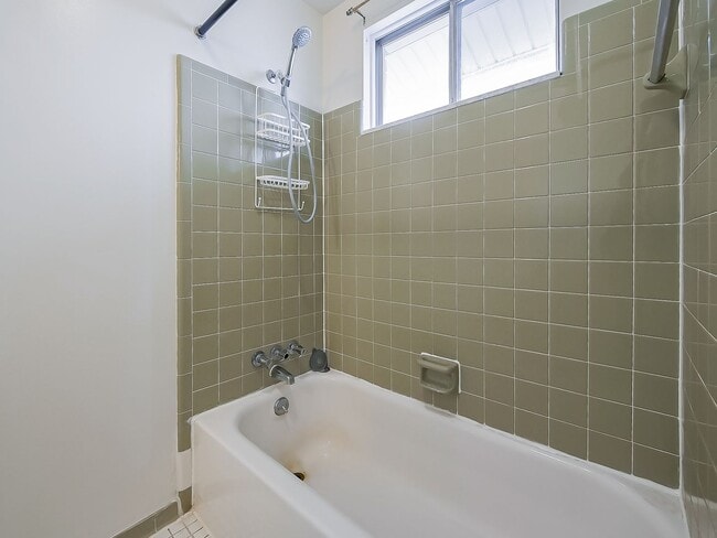 Building Photo - Easy Living in White Lake – 1 Bed with Smart Layout!