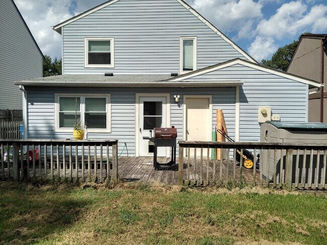 Building Photo - 5005 Halwell Dr
