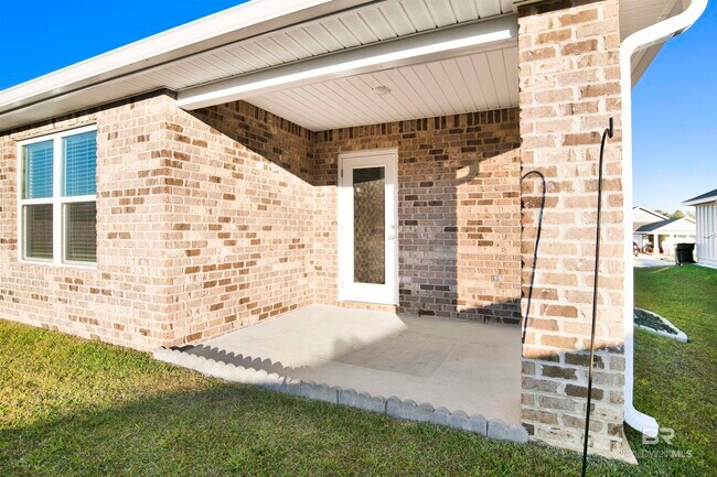 Building Photo - 32038 Lyon Rd