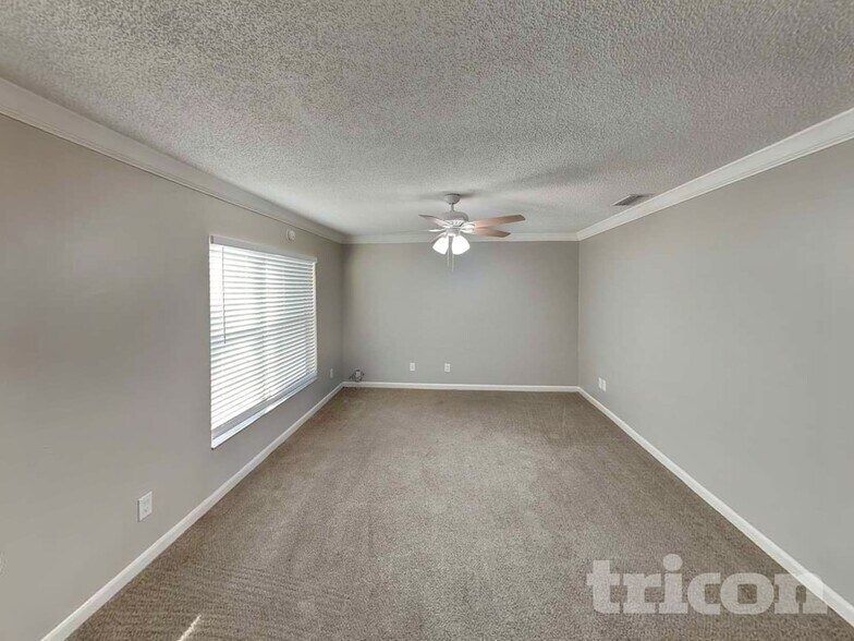 Building Photo - 605 Missionwoode Dr