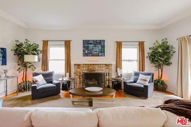 Building Photo - 1203 S Rimpau Blvd