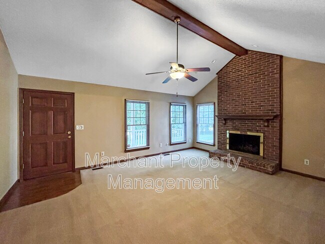 Building Photo - 44 Regent Dr