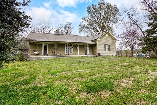 Building Photo - 251 Cheatham Springs Rd