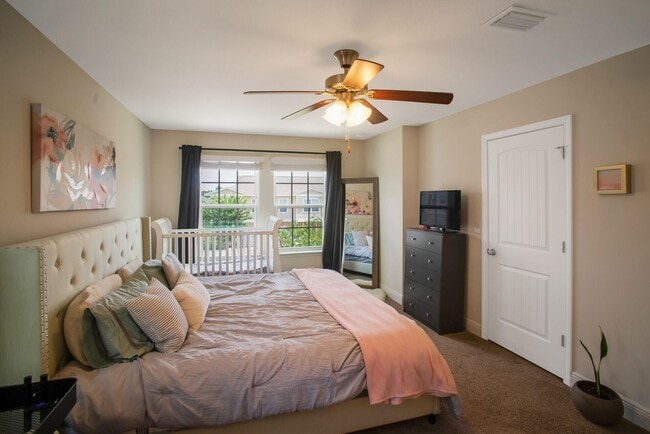 Building Photo - 141 Iron Horse Dr W